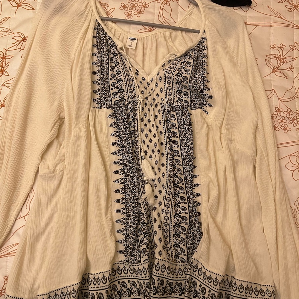 Old Navy Cream and Blue Patterned Blouse